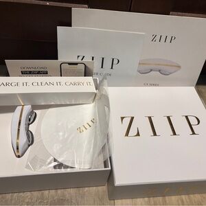 White and Gold VR Device